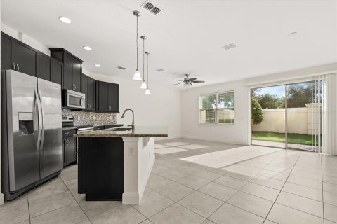 Adosado en alquiler en Orlando, Florida, 3 dormitorios, 169.08 m2 № 1829967 - foto 2