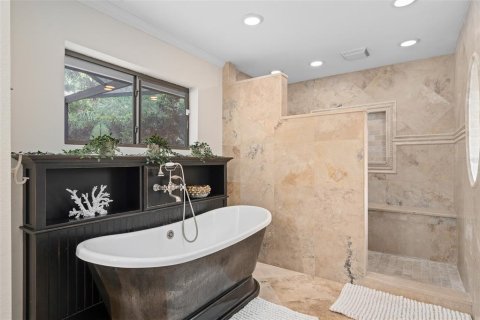 House in Longwood, Florida 4 bedrooms, 367.43 sq.m. № 2148010 - photo 25