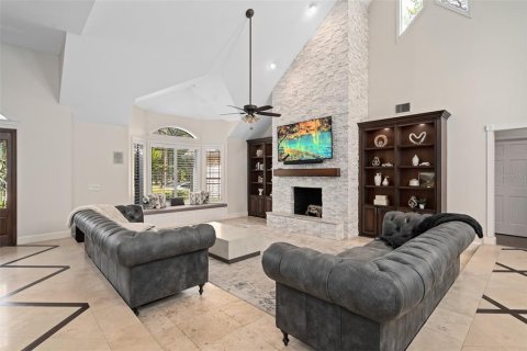House in Longwood, Florida 4 bedrooms, 367.43 sq.m. № 2148010 - photo 7