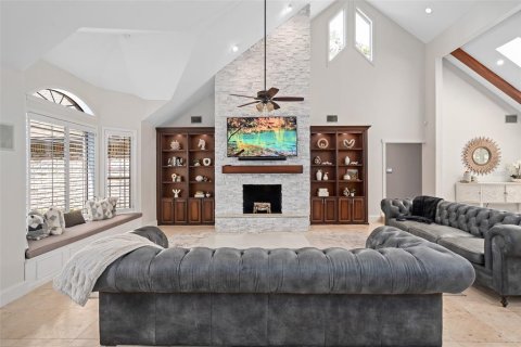 House in Longwood, Florida 4 bedrooms, 367.43 sq.m. № 2148010 - photo 6