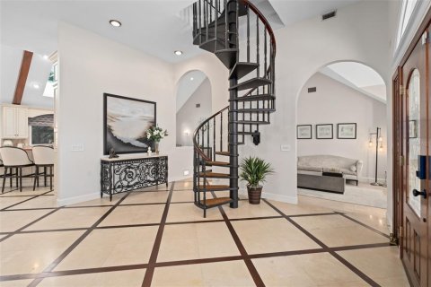 House in Longwood, Florida 4 bedrooms, 367.43 sq.m. № 2148010 - photo 5