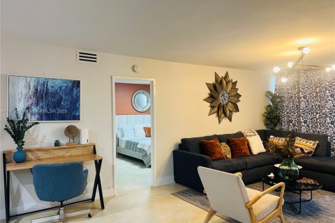 Copropriété à vendre à Miami Beach, Floride: 2 chambres, 89.19 m2 № 1686221 - photo 13