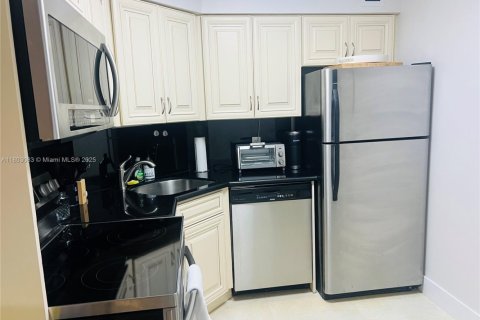 Copropriété à vendre à Miami Beach, Floride: 2 chambres, 89.19 m2 № 1686221 - photo 28