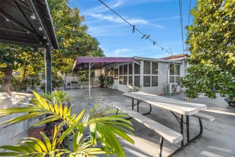 Villa ou maison à vendre à Miami, Floride: 3 chambres, 153.57 m2 № 1991113 - photo 23