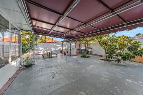 Villa ou maison à vendre à Miami, Floride: 3 chambres, 153.57 m2 № 1991113 - photo 25