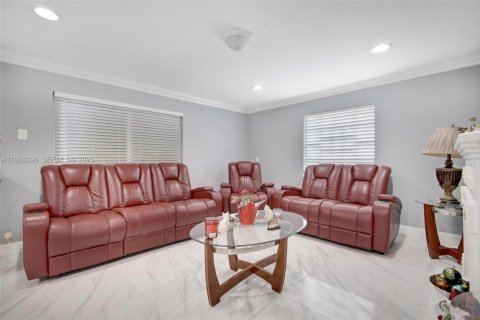 Villa ou maison à vendre à Miami, Floride: 3 chambres, 153.57 m2 № 1991113 - photo 9