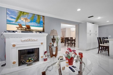 Villa ou maison à vendre à Miami, Floride: 3 chambres, 153.57 m2 № 1991113 - photo 13