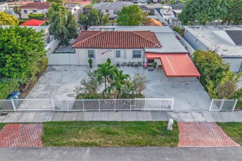 Villa ou maison à vendre à Miami, Floride: 3 chambres, 153.57 m2 № 1991113 - photo 26