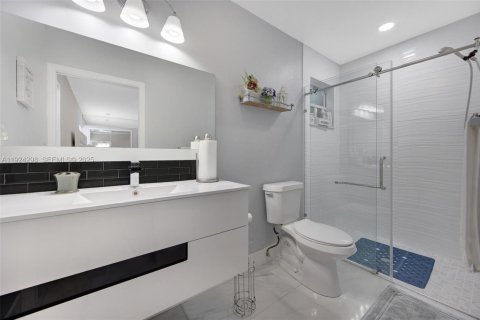 Villa ou maison à vendre à Miami, Floride: 3 chambres, 153.57 m2 № 1991113 - photo 3