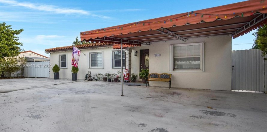 Villa ou maison à Miami, Floride 3 chambres, 153.57 m2 № 1991113