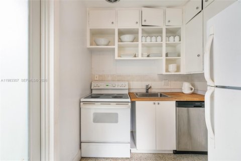 Casa en alquiler en Miami, Florida, 1 dormitorio, 74.32 m2 № 2045466 - foto 7