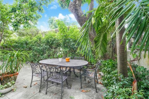 Casa en alquiler en Miami, Florida, 1 dormitorio, 74.32 m2 № 2045466 - foto 11