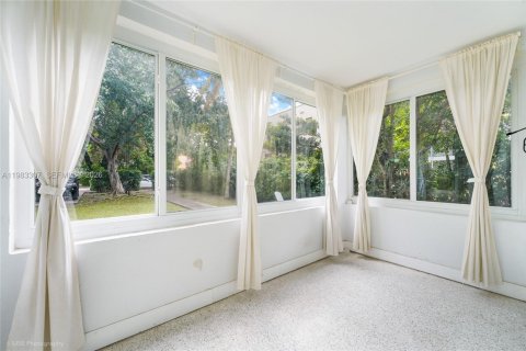 Casa en alquiler en Miami, Florida, 1 dormitorio, 74.32 m2 № 2045466 - foto 3