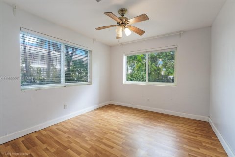 Casa en alquiler en Miami, Florida, 1 dormitorio, 74.32 m2 № 2045466 - foto 8