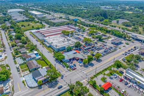 Immobilier commercial à vendre à Miami Gardens, Floride № 1926300 - photo 10