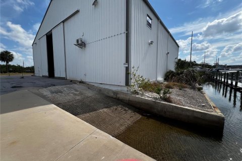 Propiedad comercial en venta en Hudson, Florida, 794.31 m2 № 1722094 - foto 8