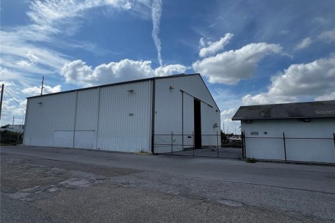 Propiedad comercial en venta en Hudson, Florida, 794.31 m2 № 1722094 - foto 1