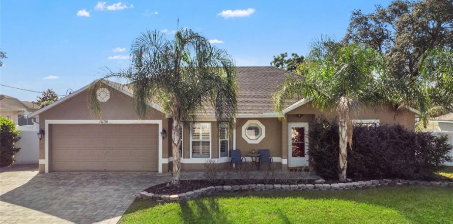 Villa ou maison à Spring Hill, Floride 3 chambres, 144.28 m2 № 2427206