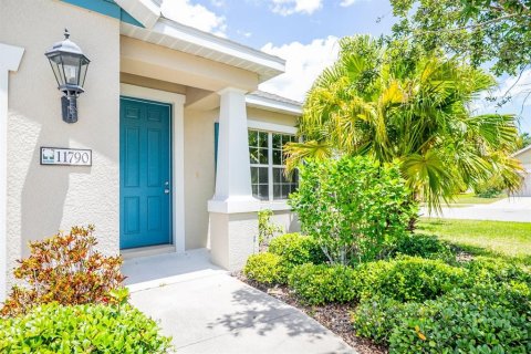 House in Parrish, Florida 3 bedrooms, 163.51 sq.m. № 1609909 - photo 2
