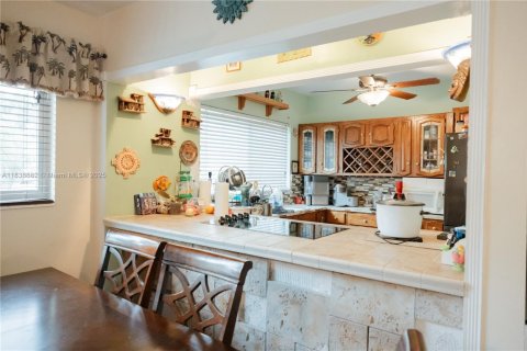 House in Homestead, Florida 4 bedrooms, 246.66 sq.m. № 2012877 - photo 23