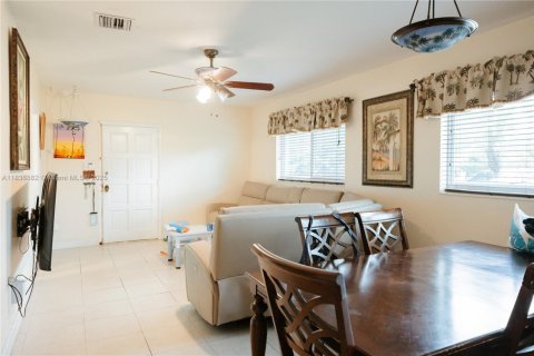 House in Homestead, Florida 4 bedrooms, 246.66 sq.m. № 2012877 - photo 22
