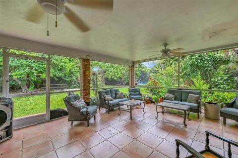 House in Homestead, Florida 4 bedrooms, 246.66 sq.m. № 2012877 - photo 15