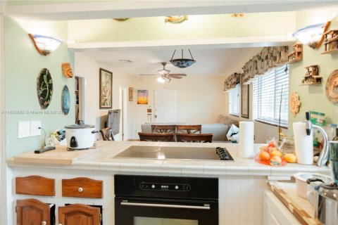 House in Homestead, Florida 4 bedrooms, 246.66 sq.m. № 2012877 - photo 26