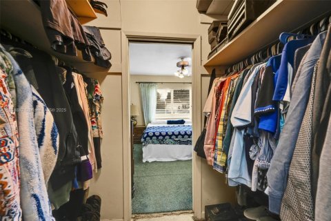 House in Homestead, Florida 4 bedrooms, 246.66 sq.m. № 2012877 - photo 13