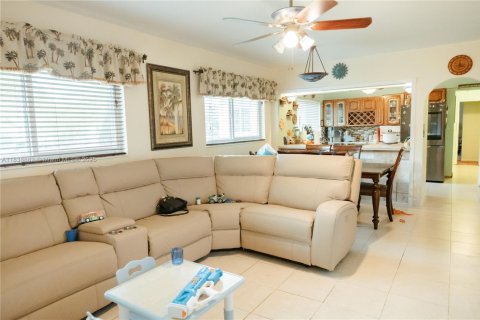 House in Homestead, Florida 4 bedrooms, 246.66 sq.m. № 2012877 - photo 21