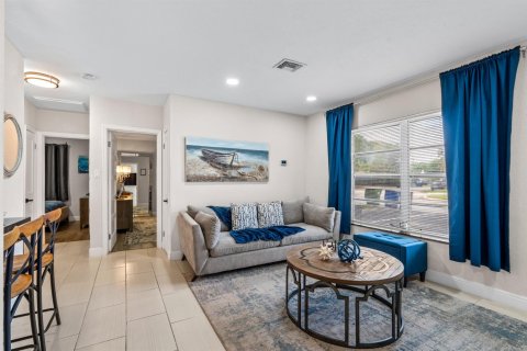 Apartment in Fort Lauderdale, Florida 2 bedrooms, 81.75 sq.m. № 2260389 - photo 10