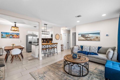Apartment in Fort Lauderdale, Florida 2 bedrooms, 81.75 sq.m. № 2260389 - photo 2