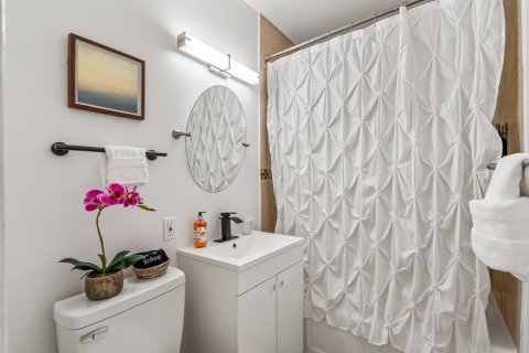 Apartment in Fort Lauderdale, Florida 2 bedrooms, 81.75 sq.m. № 2260389 - photo 11