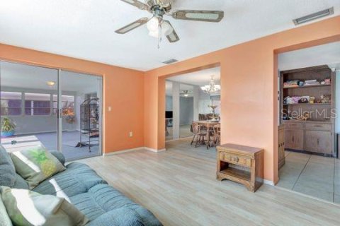 Villa ou maison à vendre à Port Richey, Floride: 2 chambres, 130.81 m2 № 2204722 - photo 20