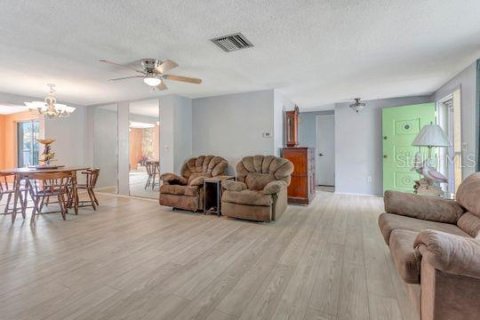 Villa ou maison à vendre à Port Richey, Floride: 2 chambres, 130.81 m2 № 2204722 - photo 11