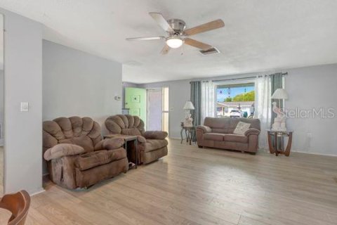 Villa ou maison à vendre à Port Richey, Floride: 2 chambres, 130.81 m2 № 2204722 - photo 9