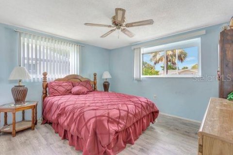 Villa ou maison à vendre à Port Richey, Floride: 2 chambres, 130.81 m2 № 2204722 - photo 12