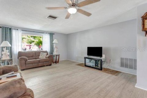 Villa ou maison à vendre à Port Richey, Floride: 2 chambres, 130.81 m2 № 2204722 - photo 10