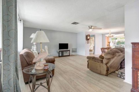 Villa ou maison à vendre à Port Richey, Floride: 2 chambres, 130.81 m2 № 2204722 - photo 28