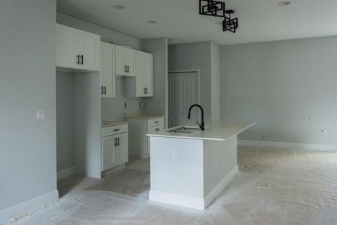 Casa en venta en Port Charlotte, Florida, 4 dormitorios, 151.99 m2 № 2330519 - foto 3