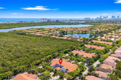 Adosado en alquiler en Hollywood, Florida, 2 dormitorios, 130.43 m2 № 2057494 - foto 2