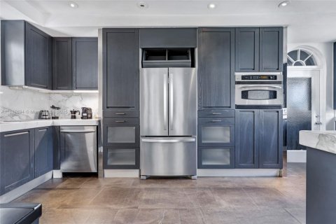 Снять в аренду виллу или дом в Майами-Шорс, Флорида 5 спален, 287.07м2, № 2034561 - фото 14