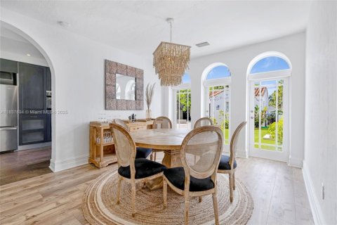 Снять в аренду виллу или дом в Майами-Шорс, Флорида 5 спален, 287.07м2, № 2034561 - фото 11