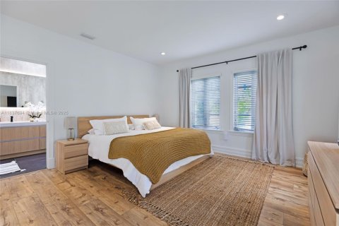 Снять в аренду виллу или дом в Майами-Шорс, Флорида 5 спален, 287.07м2, № 2034561 - фото 20