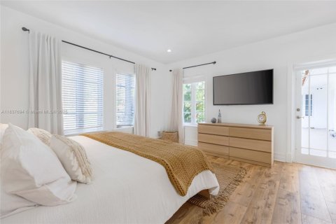 Снять в аренду виллу или дом в Майами-Шорс, Флорида 5 спален, 287.07м2, № 2034561 - фото 22