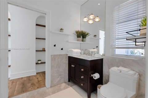 Снять в аренду виллу или дом в Майами-Шорс, Флорида 5 спален, 287.07м2, № 2034561 - фото 27