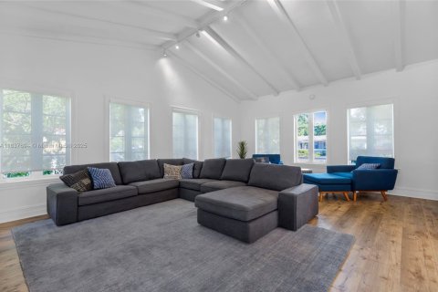 Снять в аренду виллу или дом в Майами-Шорс, Флорида 5 спален, 287.07м2, № 2034561 - фото 6