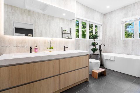 Снять в аренду виллу или дом в Майами-Шорс, Флорида 5 спален, 287.07м2, № 2034561 - фото 23