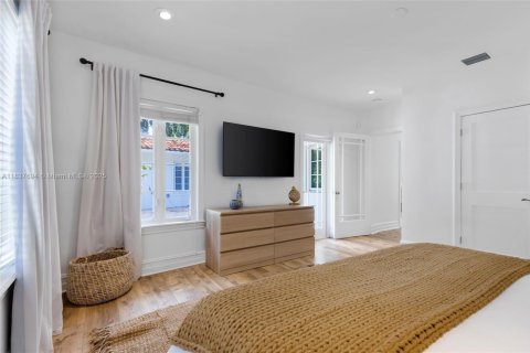 Снять в аренду виллу или дом в Майами-Шорс, Флорида 5 спален, 287.07м2, № 2034561 - фото 21