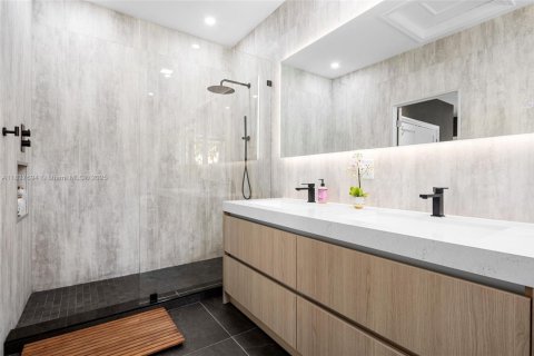 Снять в аренду виллу или дом в Майами-Шорс, Флорида 5 спален, 287.07м2, № 2034561 - фото 24