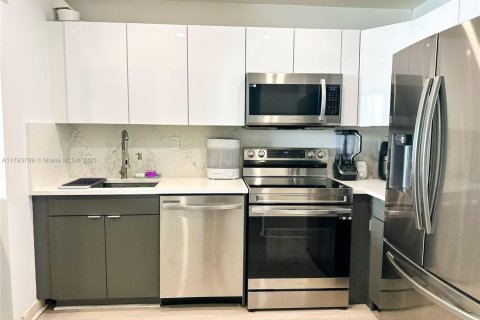 Condominio en venta en Aventura, Florida, 2 dormitorios, 107.12 m2 № 1935958 - foto 3
